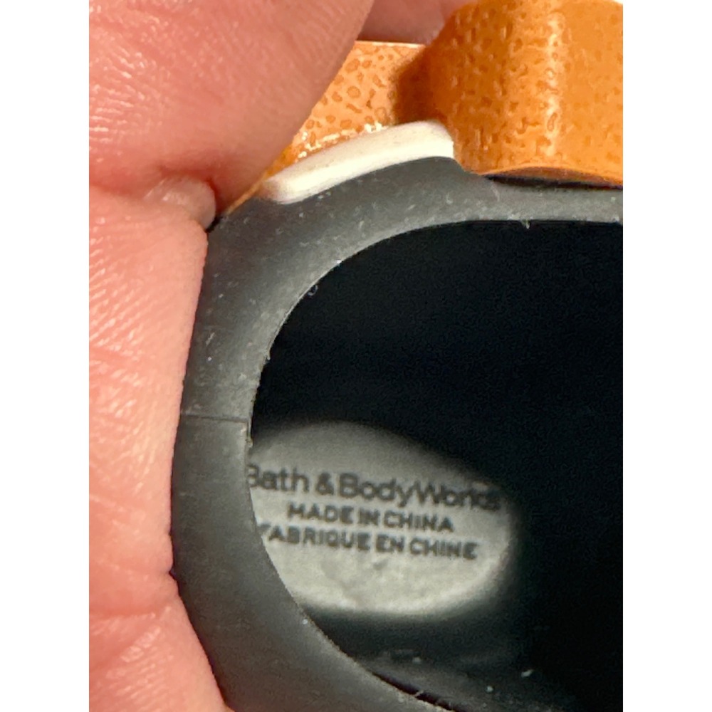 Bath & Body Works Light Up Penguin Gingerbread PocketBac Hand Sanitizer Holder - Picture 5 of 6